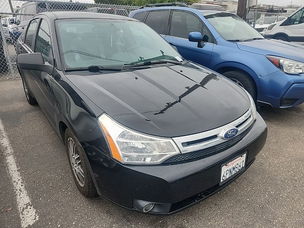 2011 Ford Focus SE's photo