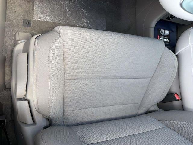 New 2027 Blue Hyundai SE FWD image 9