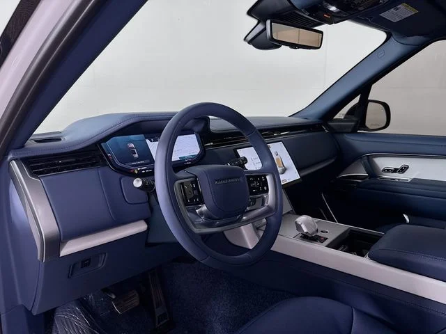 New 2026 Ostuni Pearl Wht Prem Met Land Rover SV image 9