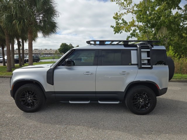 Used 2022 Silver Land Rover S image 2