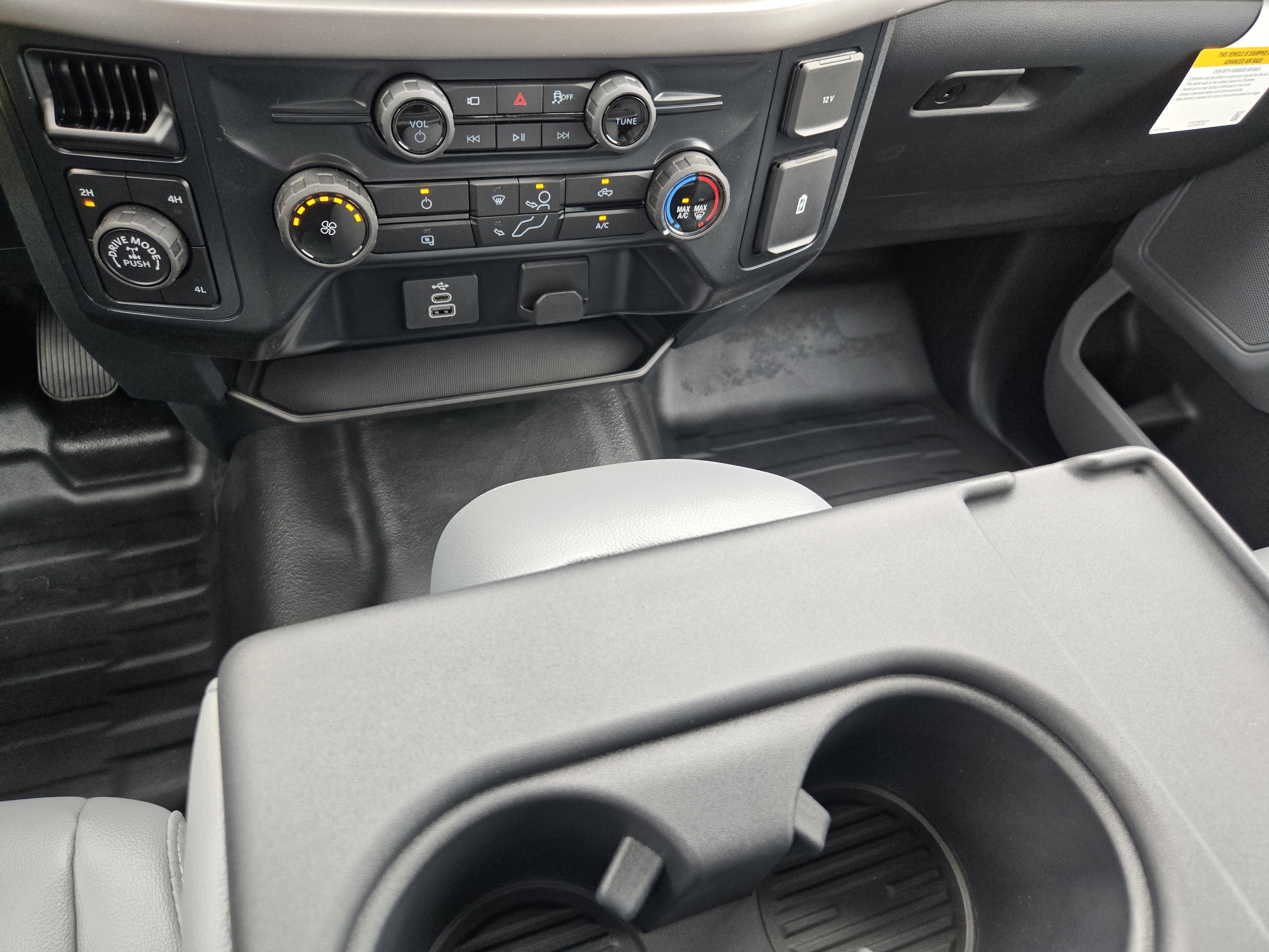 New 2026 Oxford White Ford XL image 14