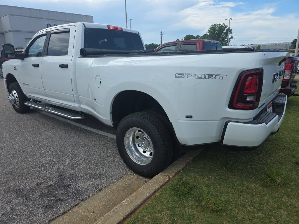 Used 2025 White Ram Big Horn image 18