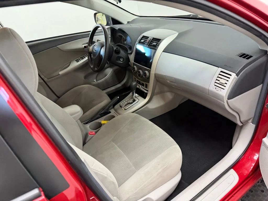 Used 2012 Barcelona Red Metallic Toyota LE image 31