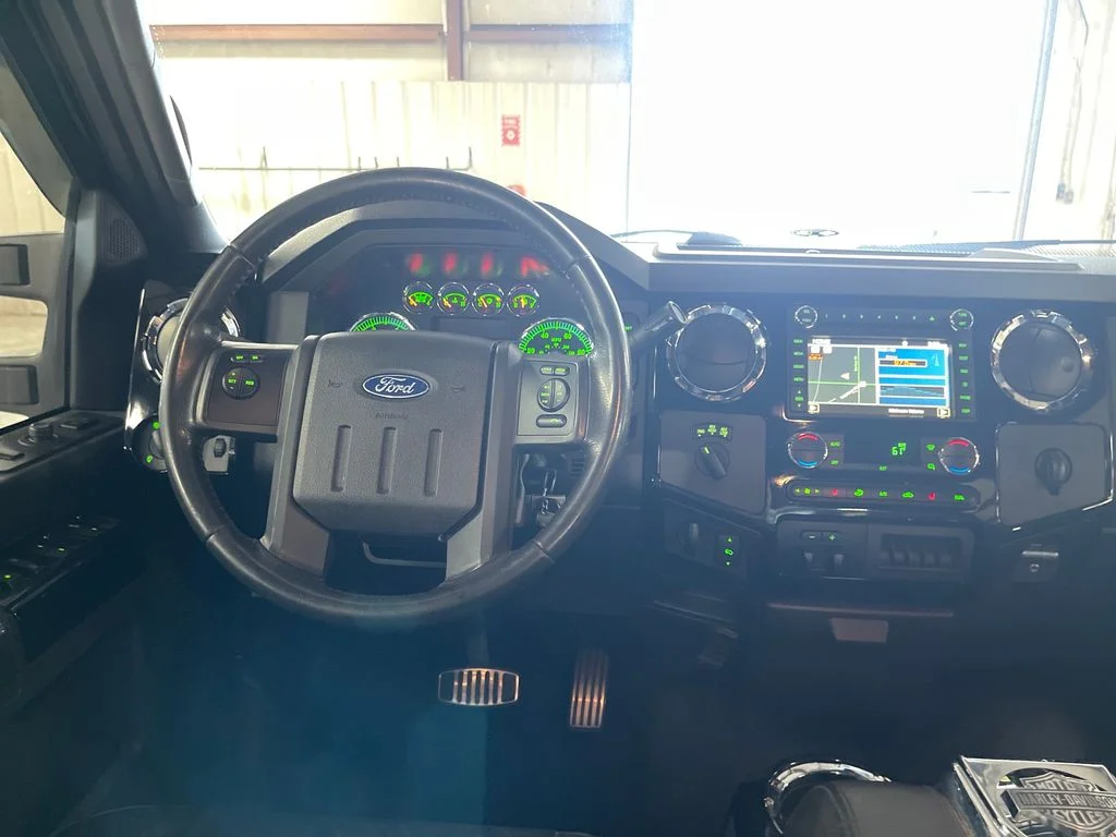 Used 2010  Ford XL image 17