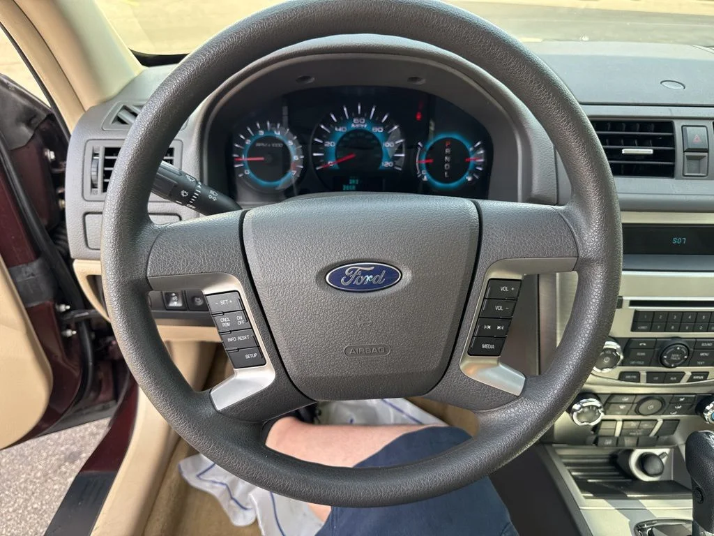 Used 2012 Cinnamon Ford SE image 20