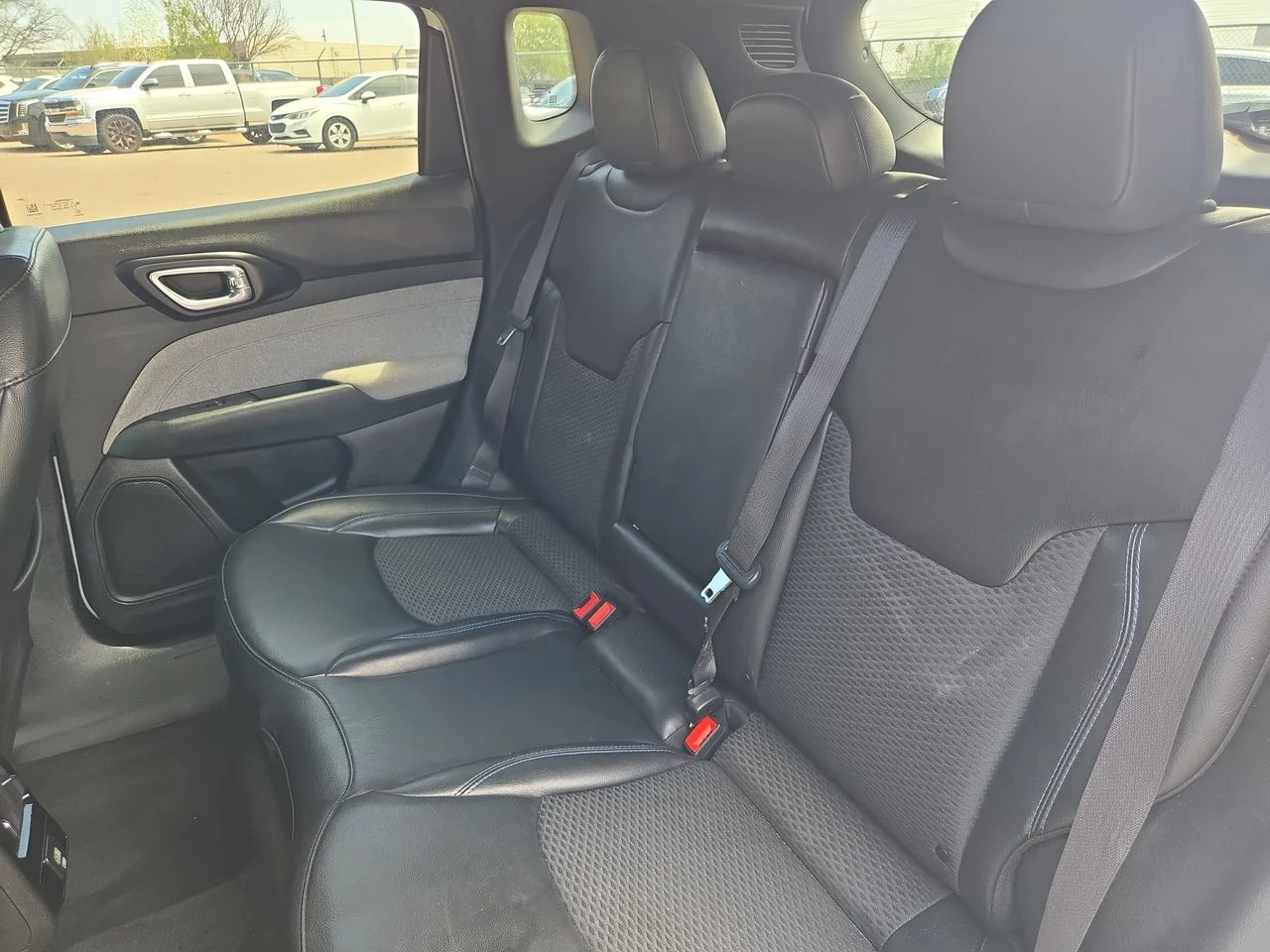 Used 2023 Bright White Clearcoat Jeep Latitude image 12