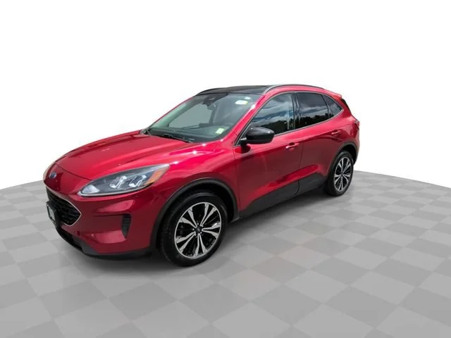 Used 2021 Red Ford SE image 4