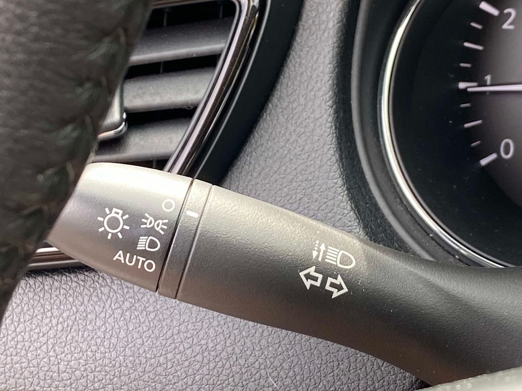 Used 2020 Silver Nissan SV image 21