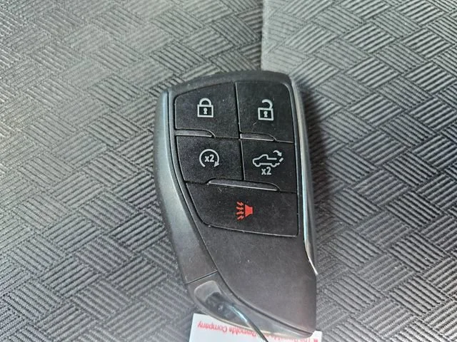Used 2023 Summit White GMC Elevation image 29