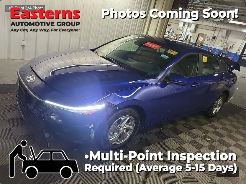 Used 2025 Blue Hyundai SE image 1