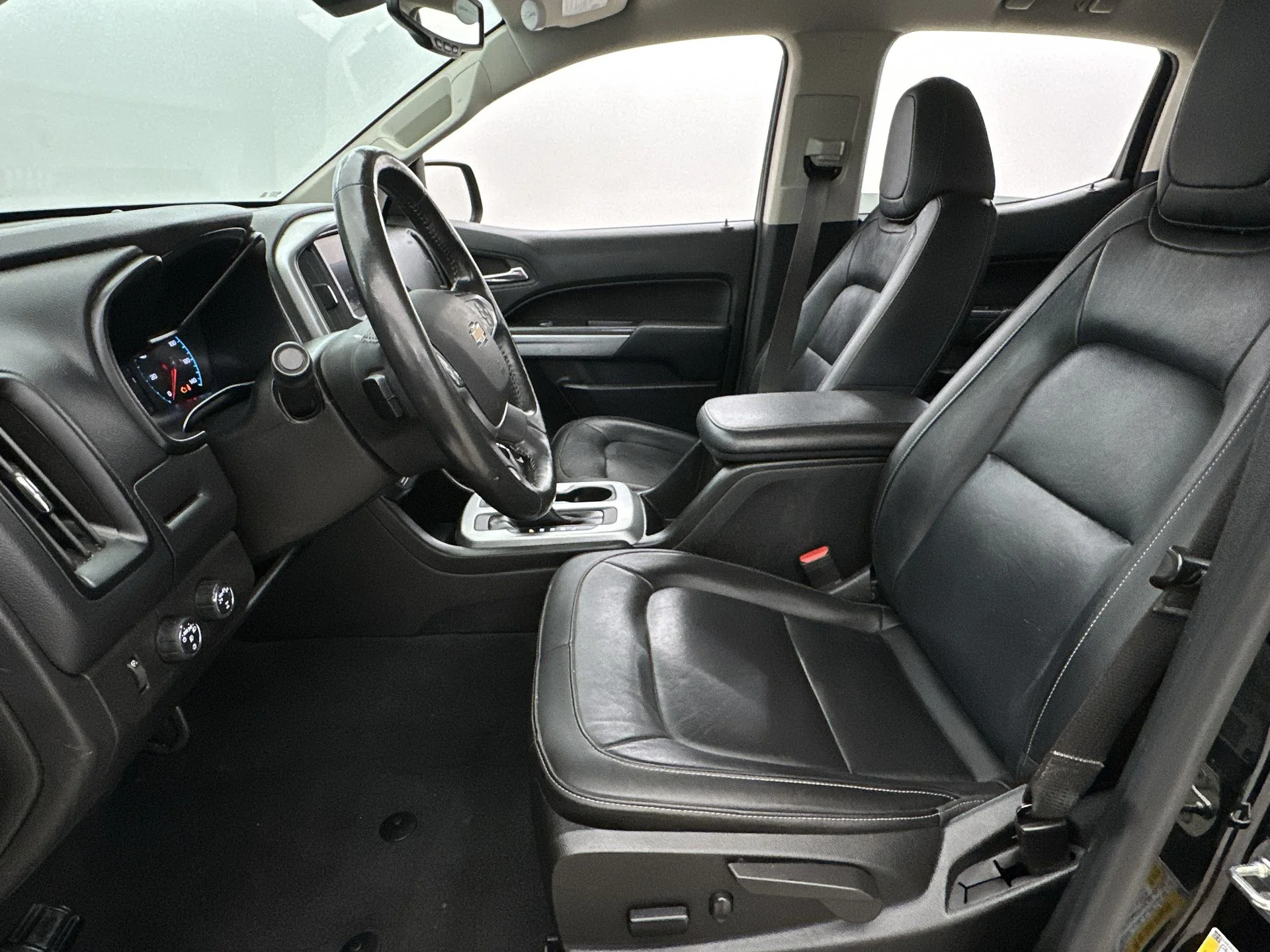 Used 2022 Black Chevrolet LT image 9
