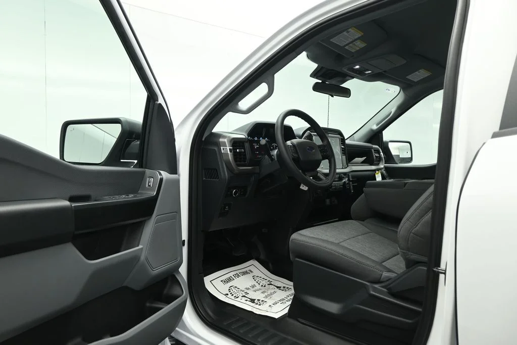 New 2026 Oxford White Ford XL image 8