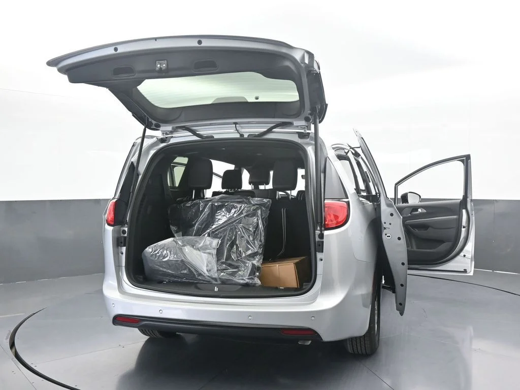 2026 Chrysler Voyager LX - Photo 71