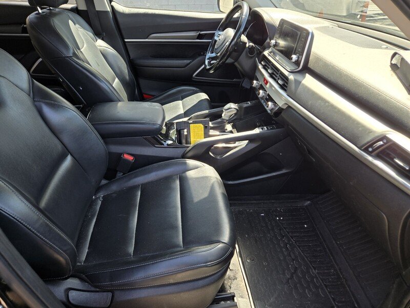 Used 2020 Black Kia S image 5