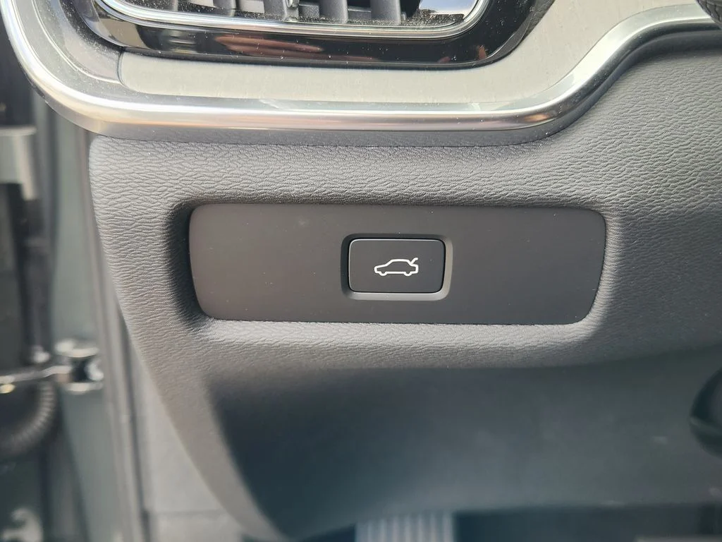 2026 Volvo V60 Cross Country Ultra - Photo 21