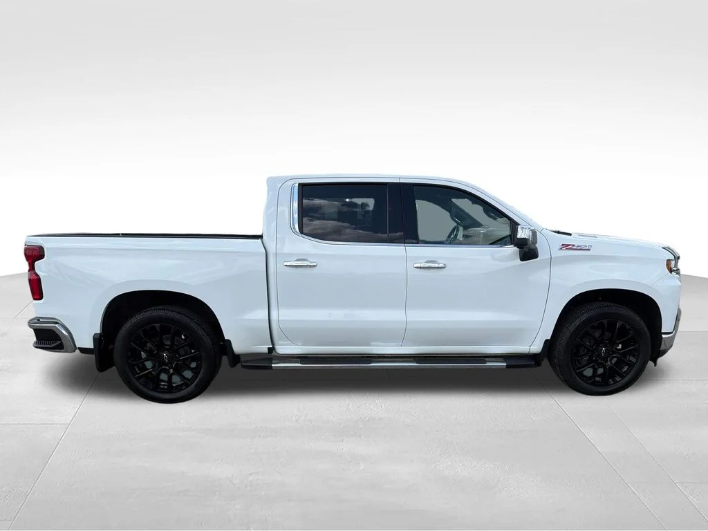 Used 2021 White Chevrolet LTZ image 9