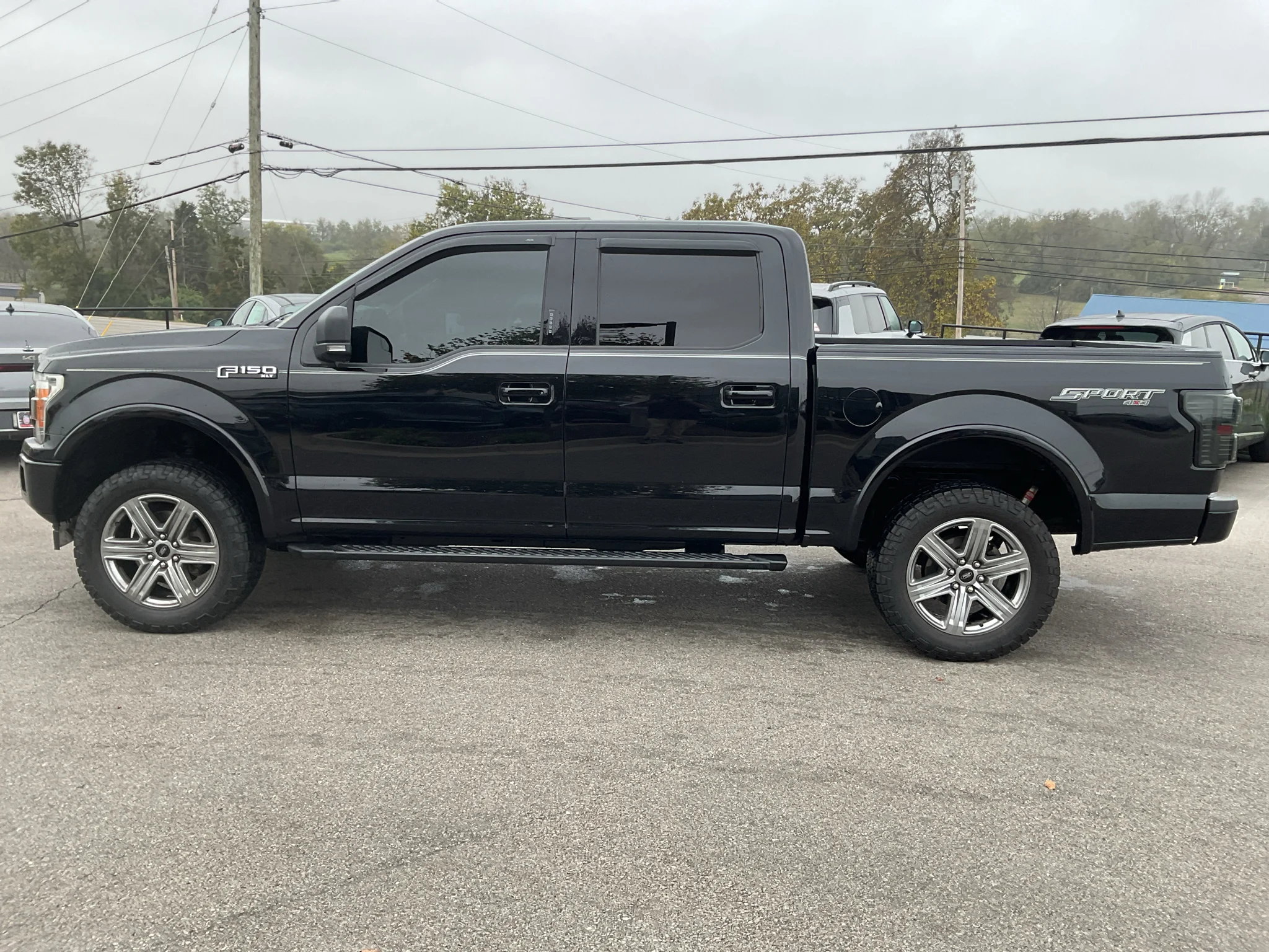 Used 2019 Agate Black Metallic Ford XLT image 6