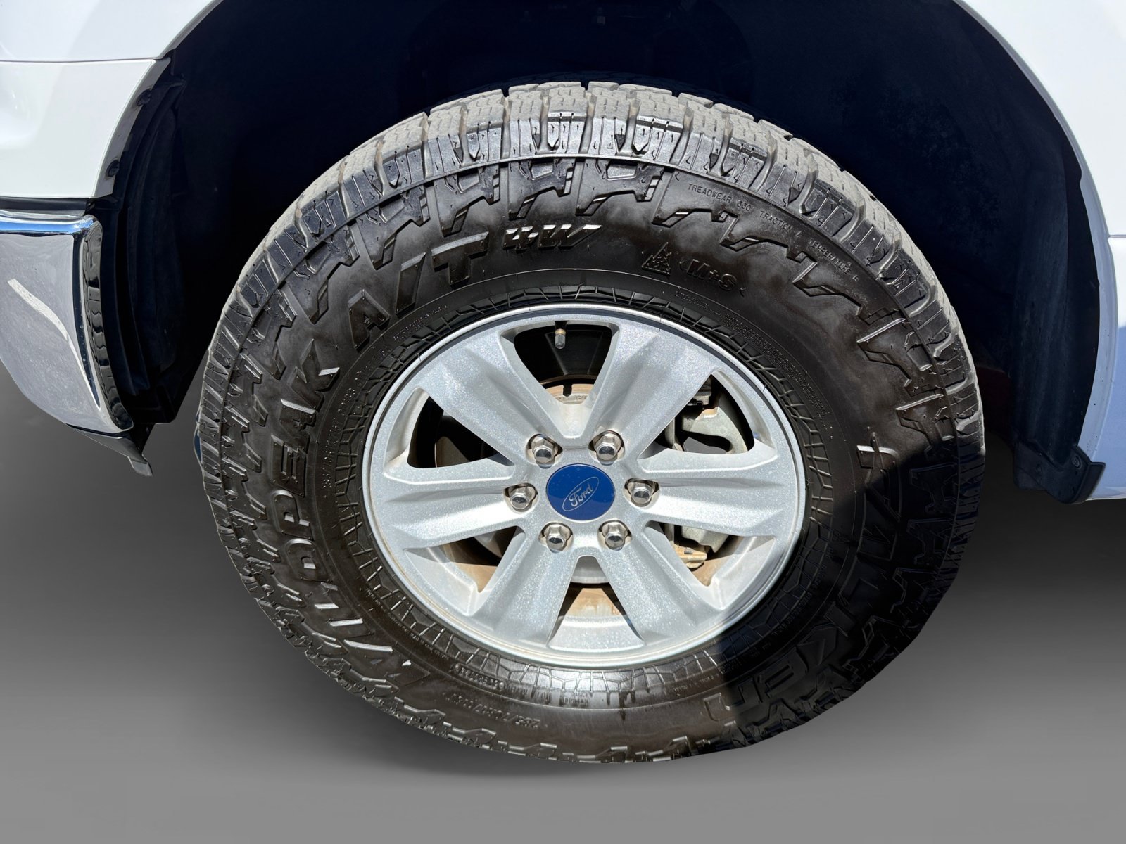 Certified Used 2019 Oxford White Ford XLT image 9