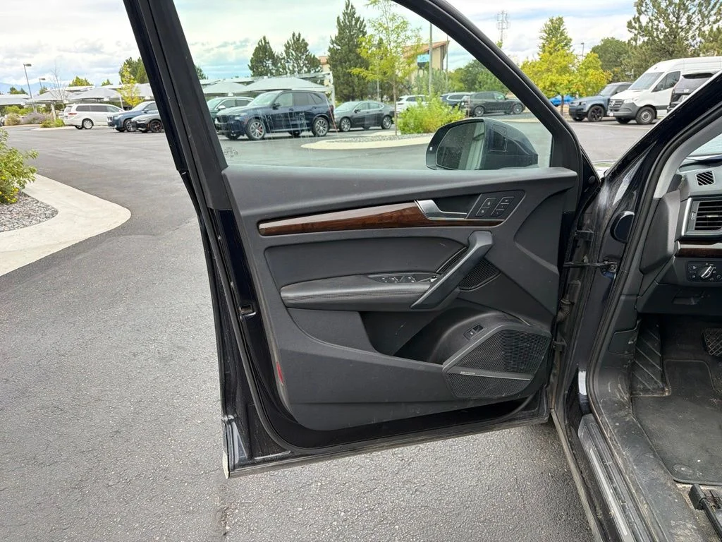 Used 2019  Audi 2.0T Premium Plus image 9