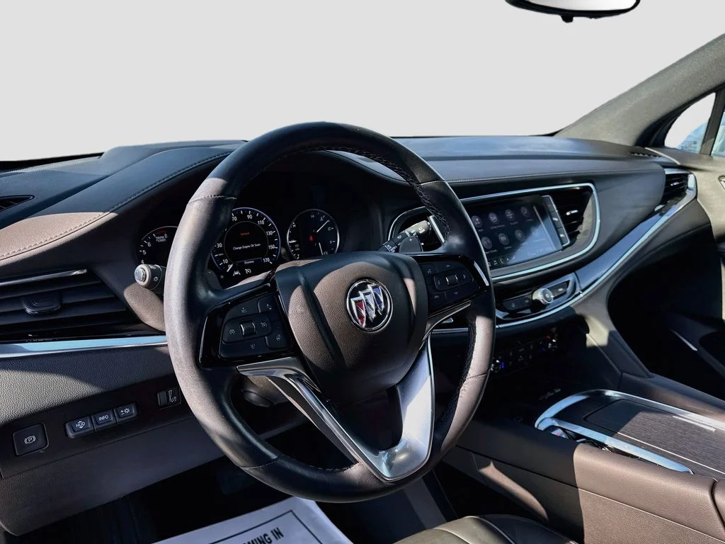 Used 2022 White Buick Avenir image 9