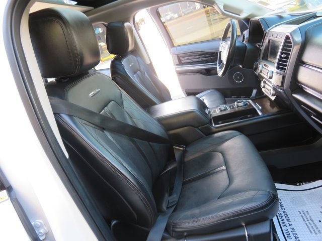 Used 2019 White Platinum Metallic Tri-Coat Ford Platinum image 12