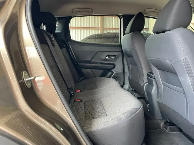 Used 2025 Brown Nissan SV image 23