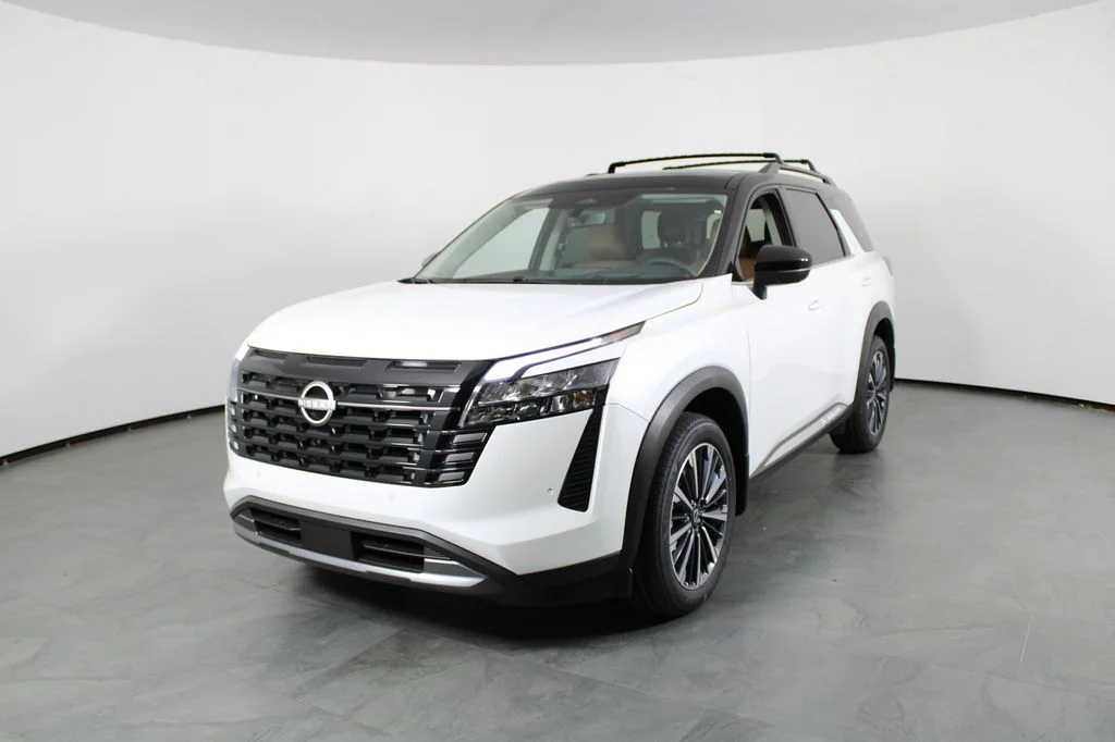 New 2026 White Nissan Platinum image 2