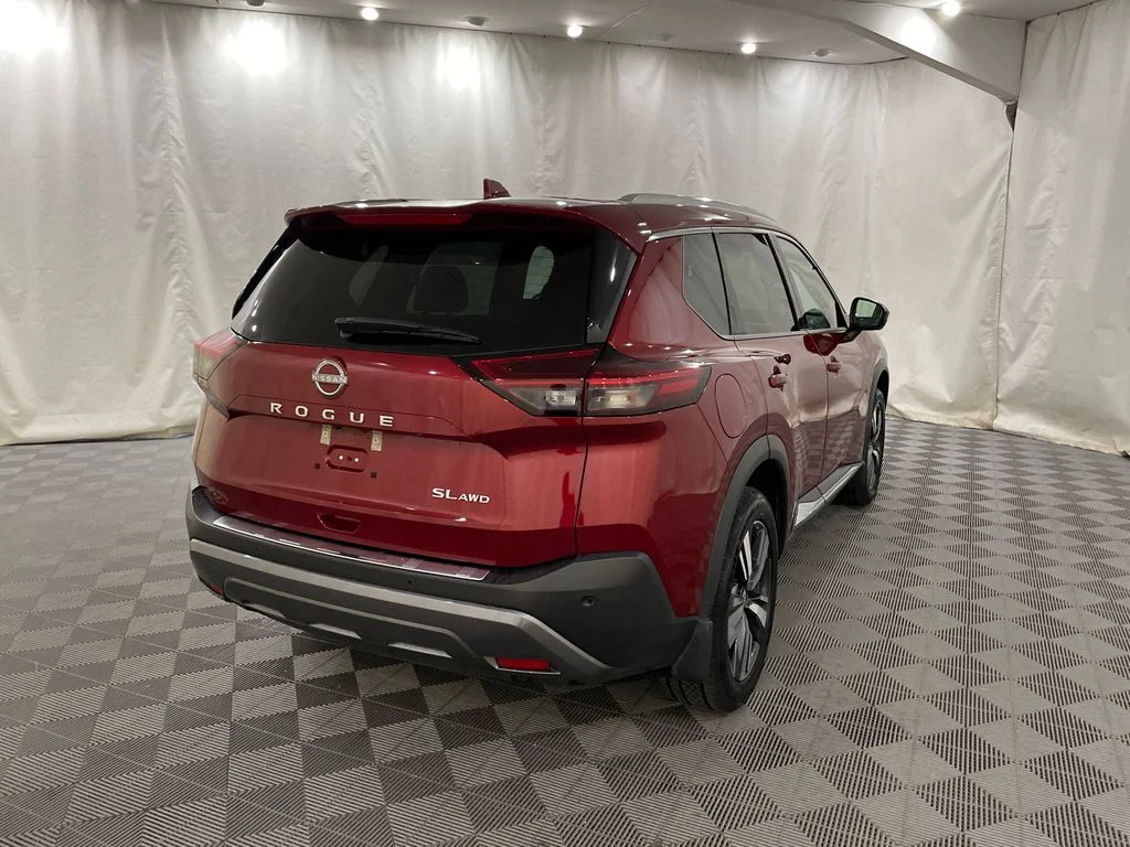 Used 2022 Scarlet Ember Tintcoat Nissan SL image 5