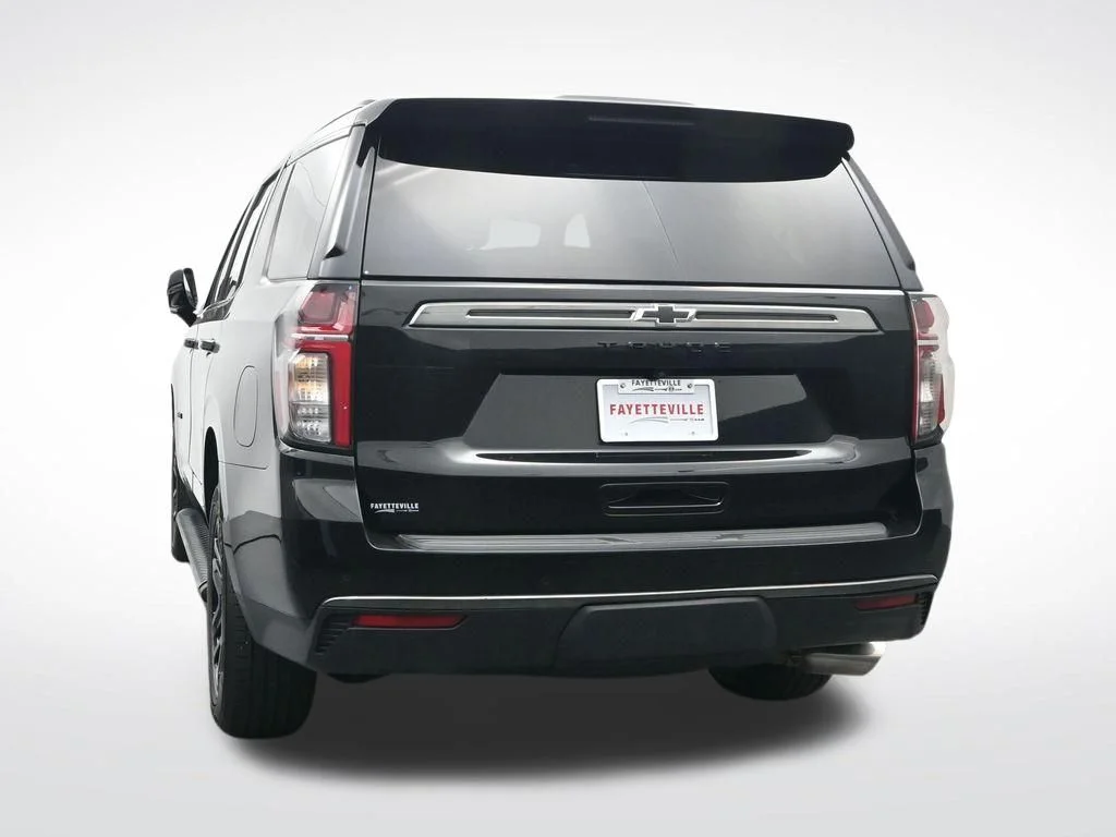 Used 2022 Black Chevrolet Z71 image 9