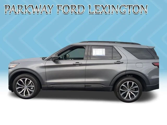 Used 2025 Gray Ford ST-Line image 2