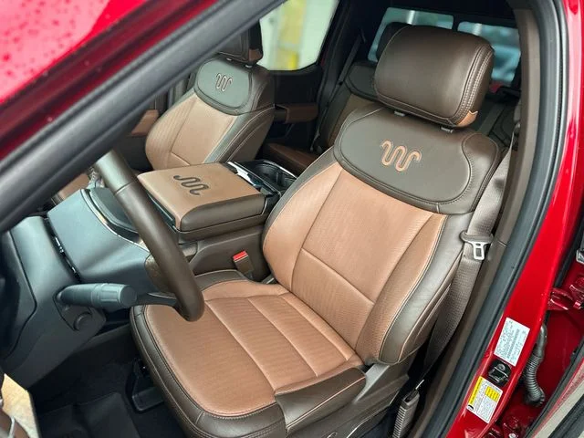 Used 2025  Ford King Ranch image 12