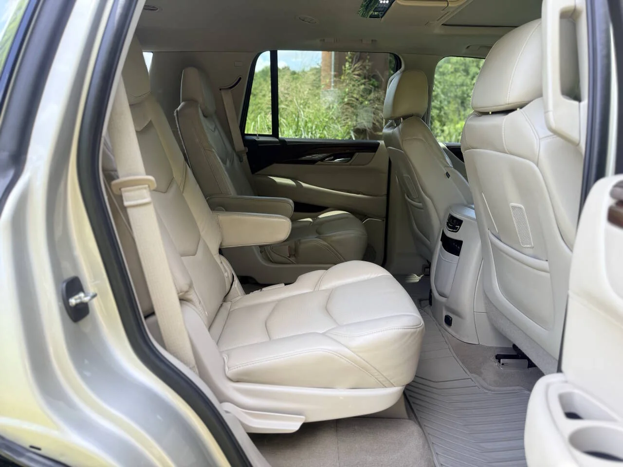 Used 2017 Tan Cadillac Premium Luxury 4x4 4dr SUV image 16