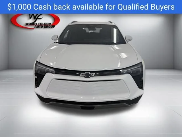 New 2026 Summit White Chevrolet LT image 3