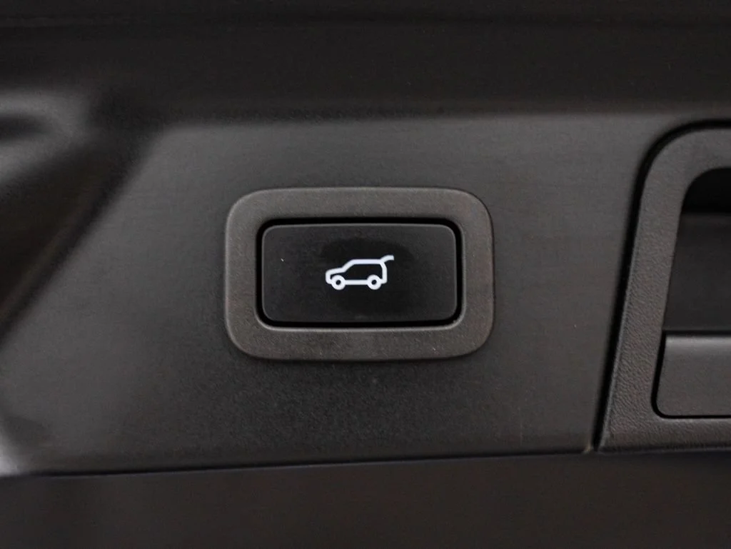 Used 2022 SVO Premium Palette Blue Land Rover R-Dynamic HSE image 23
