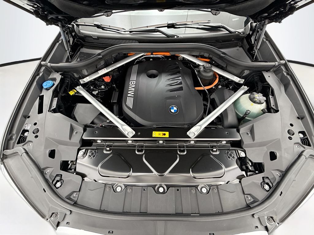 New 2026 Black Sapphire Metallic BMW xDrive50e image 28