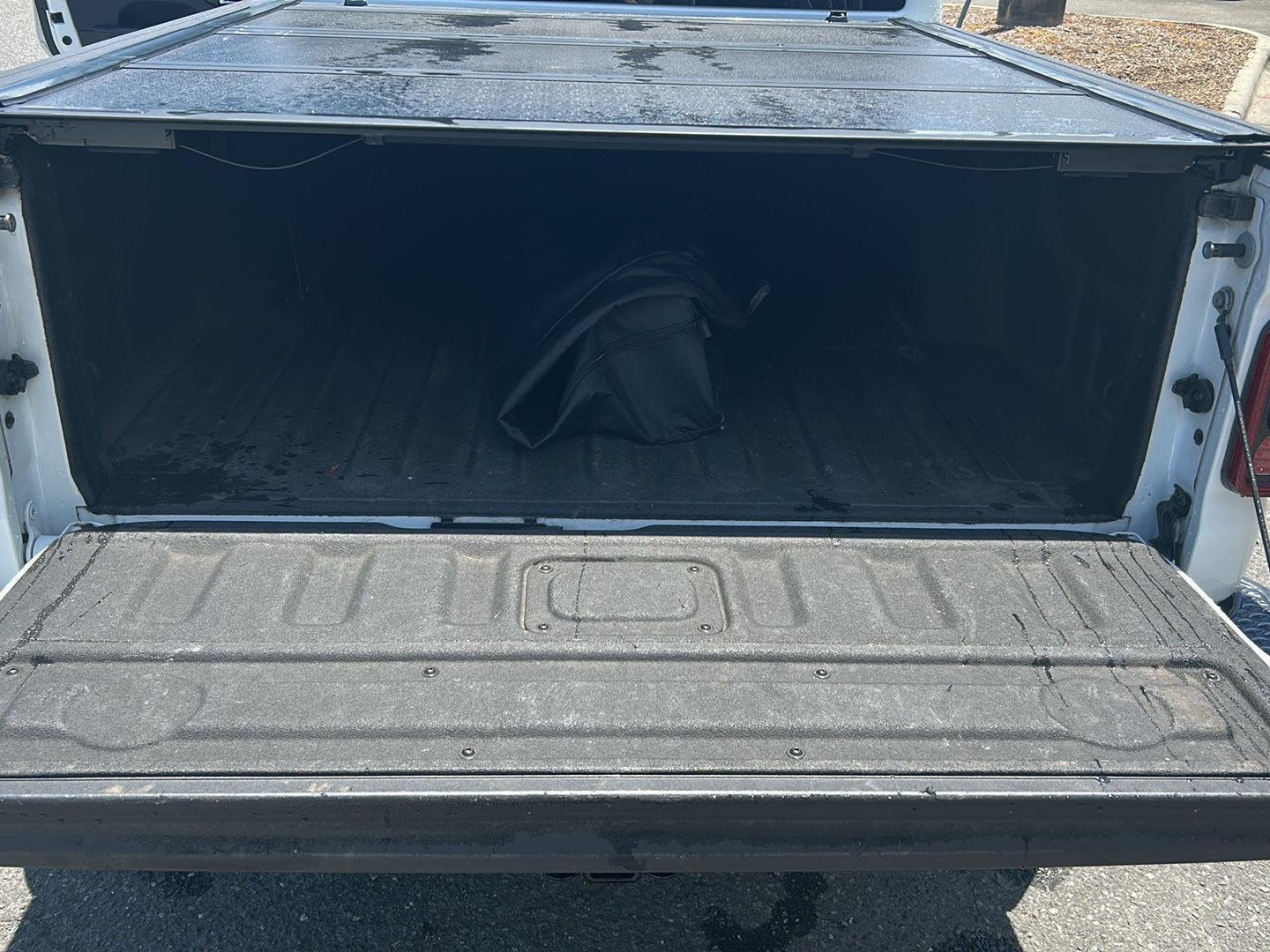 Used 2021 BRIGHT WHITE CLEARCOAT JEEP OVRLND image 14