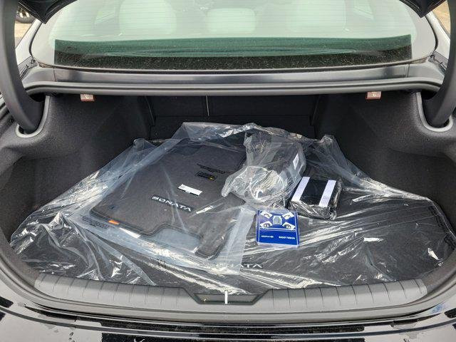 New 2025 Abyss Black Hyundai SEL image 8