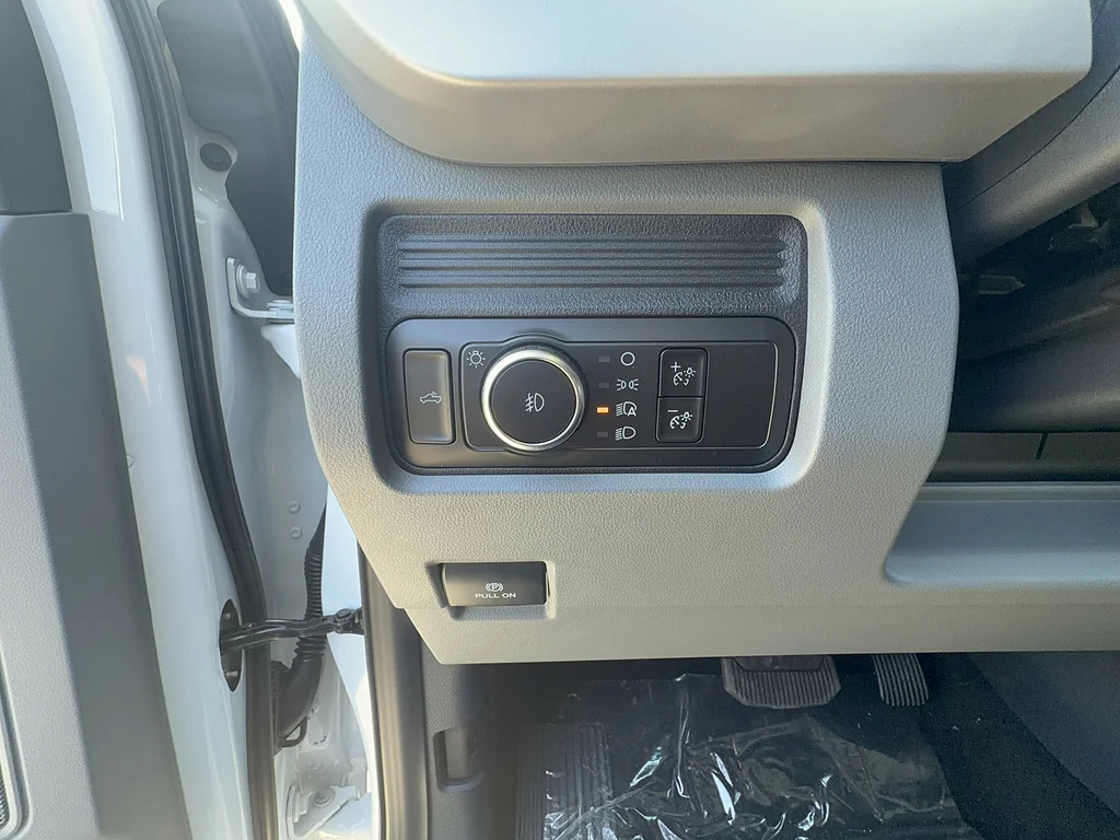 New 2026 Oxford White Ford XL image 11