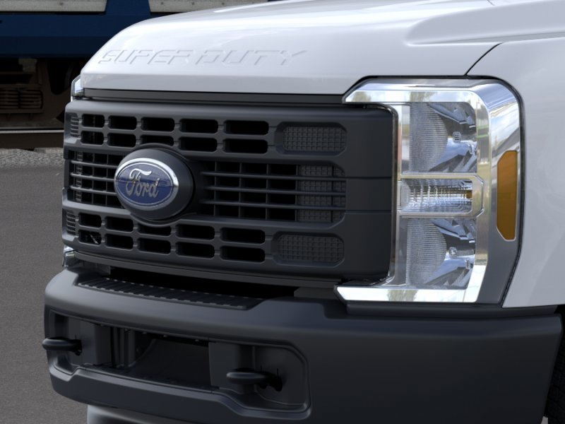 New 2026 Oxford White Ford XL image 17
