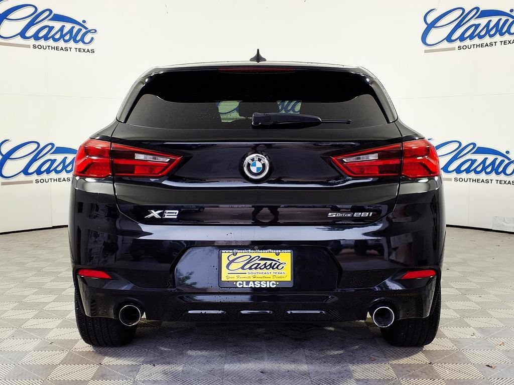 Used 2018 Black Sapphire Me BMW sDrive28i image 4