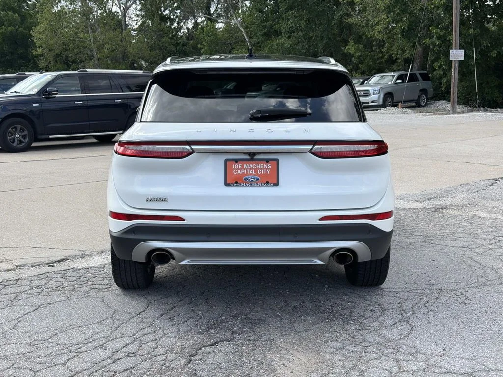 Used 2022 White Lincoln Standard image 6