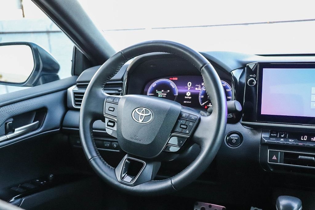 Used 2025 Pearl Toyota XSE image 17