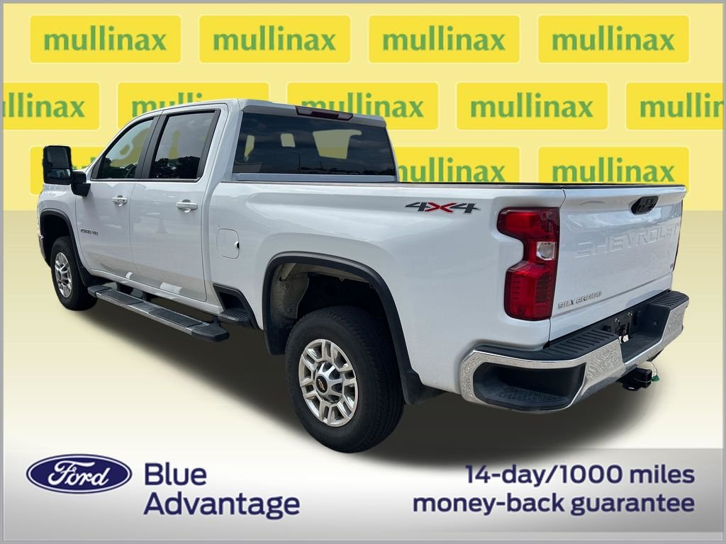 Used 2025 White Chevrolet LT image 3