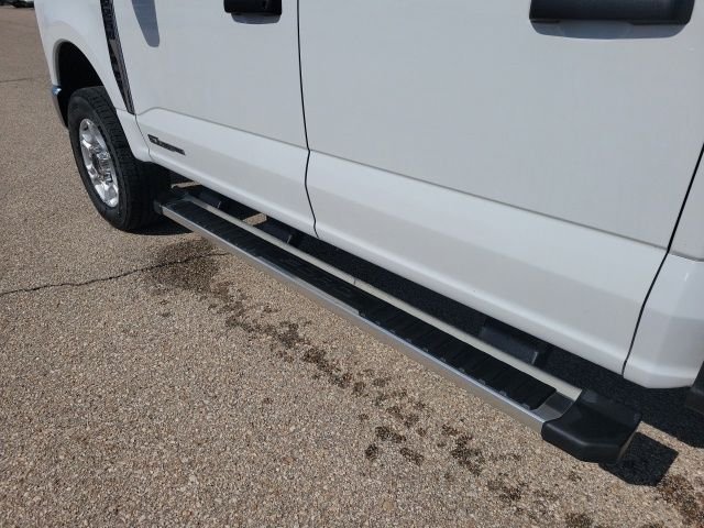 Used 2025 Oxford White Ford XLT image 4