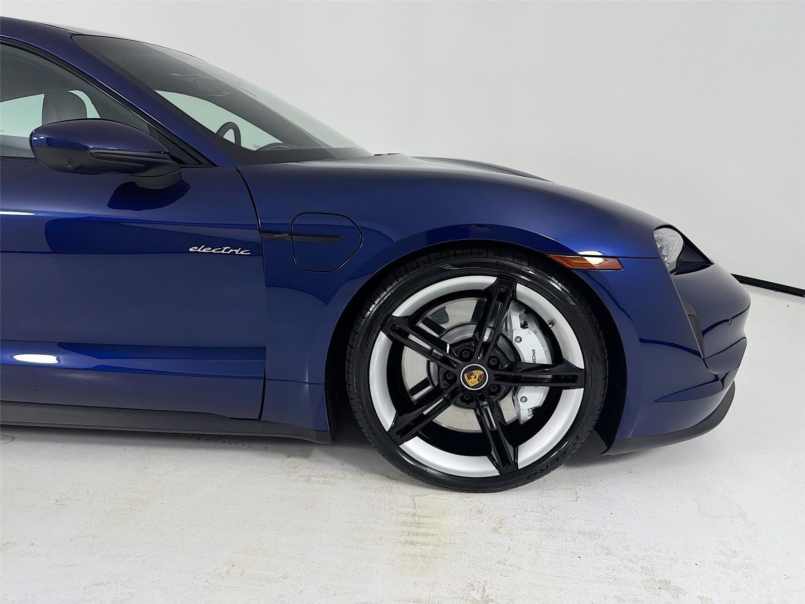 Certified Used 2022 Gentian Blue Metallic Porsche 4S image 31