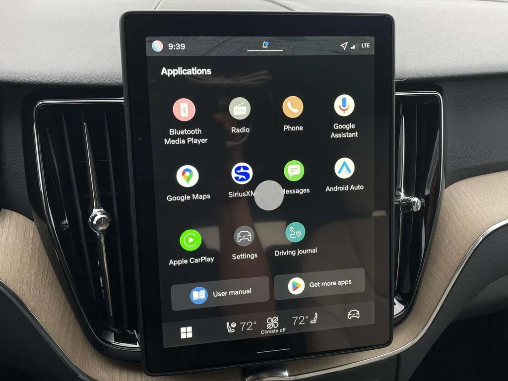 New 2026 Onyx Black Metallic Volvo Core image 16