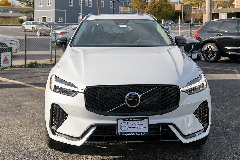 New 2026 Crystal White Volvo Core image 5