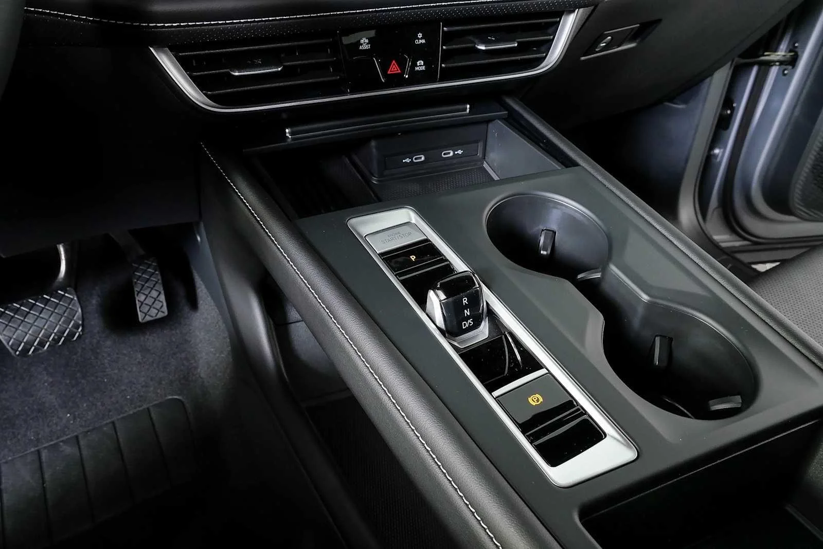 New 2026 Silver Mist Metallic Volkswagen 2.0T SE image 18