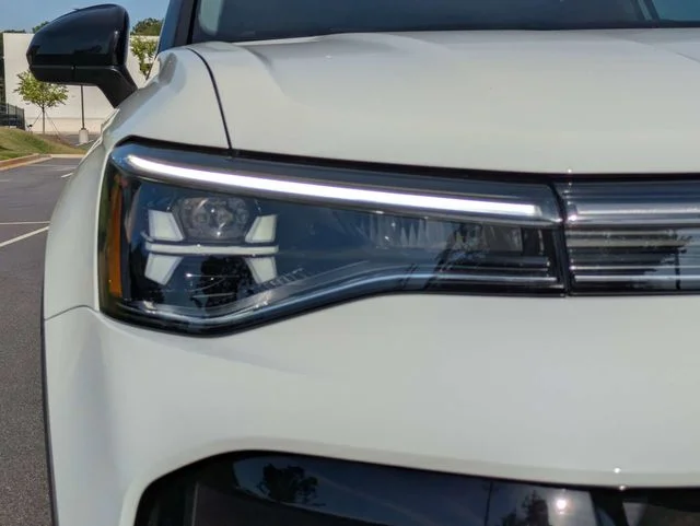 New 2026 Pure White W/Deep Black Roof Volkswagen 1.5T SE Black image 10