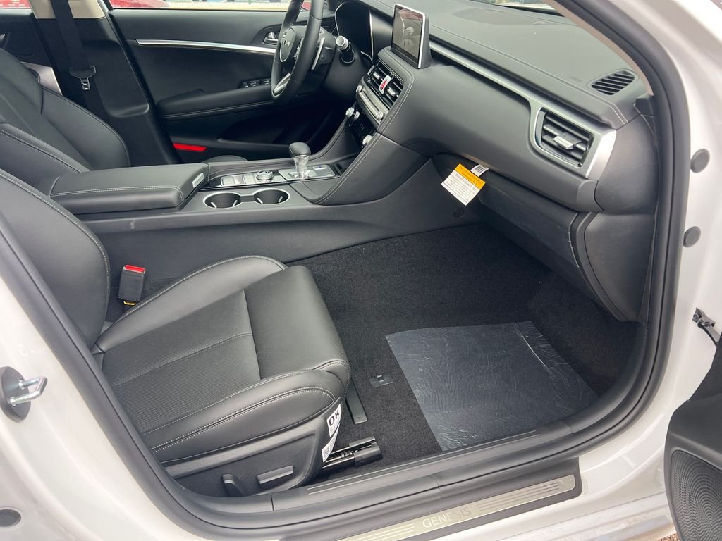2026 GENESIS G70 Standard - Photo 13